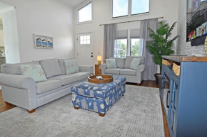Luxury 2BR with Pool, Sandpiper Villa A1 Close to Beach